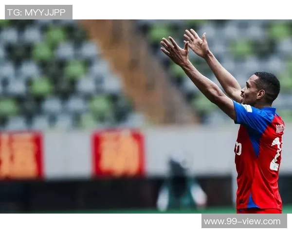 从草根到巅峰足球明星的励志奋斗故事与人生启示