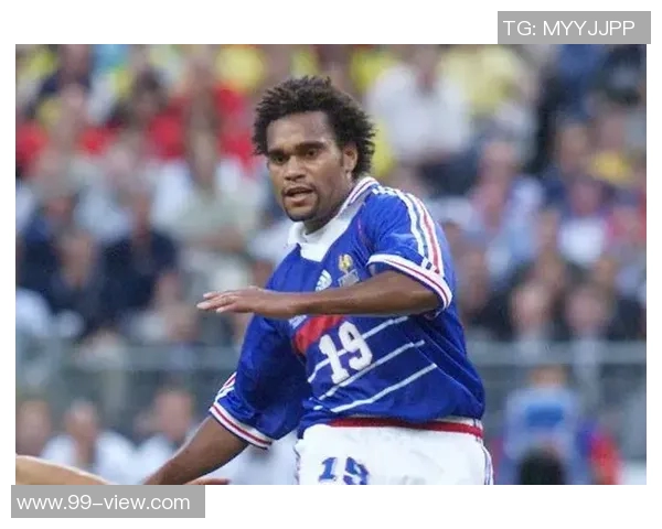 法国退役足球明星里的人生转折与新挑战揭秘 法国退役足球明星里的人生转折与新挑战揭秘