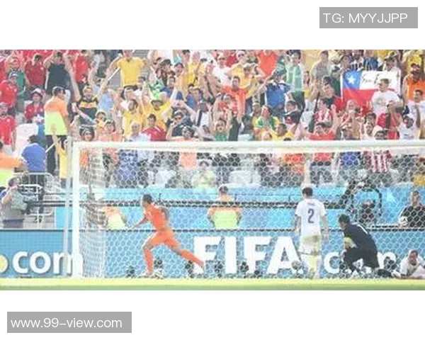 足球明星抱球瞬间展现激情与梦想的完美结合