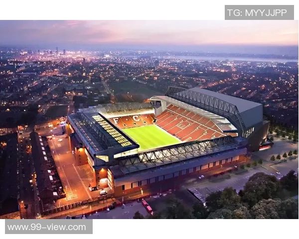 足球明星豪宅揭秘球场风光与奢华生活的完美结合