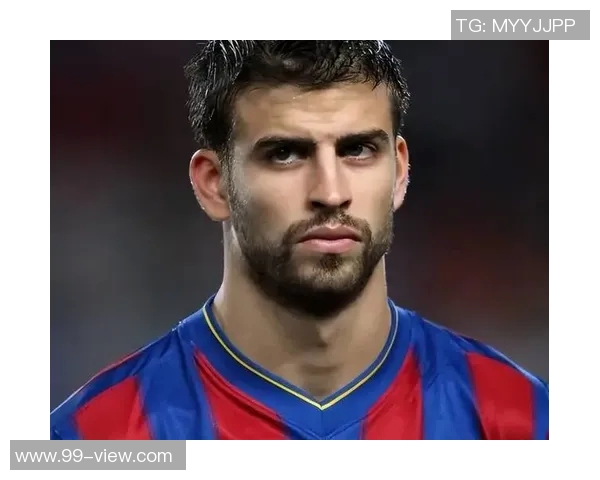 足球明星化身路人意外被认出引发粉丝热潮与惊喜反应 足球明星化身路人意外被认出引发粉丝热潮与惊喜反应